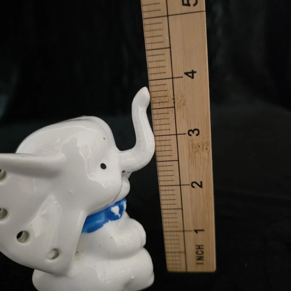 Vintage White Elephant Ring & Earring Holder Ceramic Trunk Up Good Luck